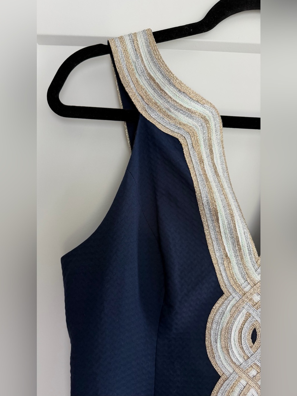 EUC Lilly Pulitzer Valli Sleeveless Navy Shift Dress Metallic Neckline, Size 8 - Picture 5 of 12